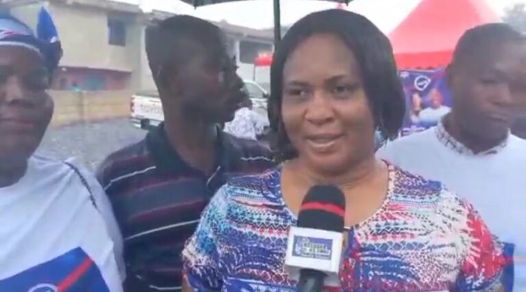 A/R: Deputy Health Minister Presents Vehicle To Sekyere Central Health Directorate